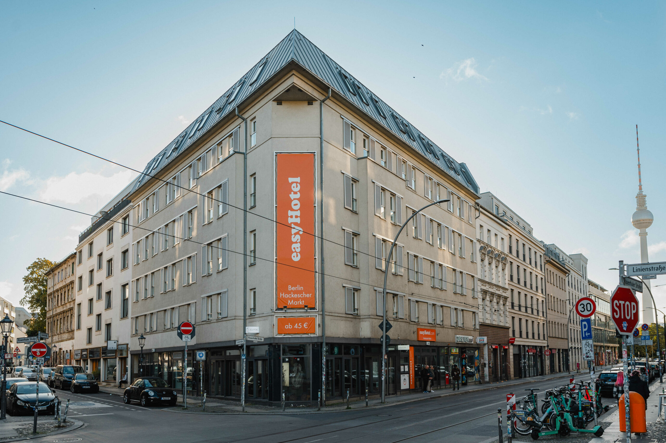 easyHotel Berlin street view